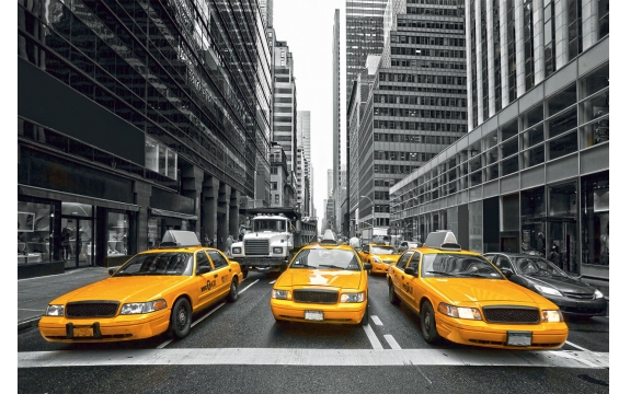 Фотообои FTL-11-00004 Город Нью-Йорк в черно-белом стиле и акцент на желтом такси посреди улицы