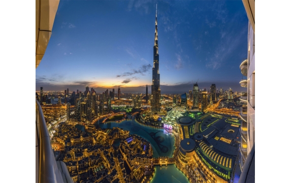 Фотообои FTX-02-00005 Дубай, вид с балкона на небоскребы ночного города, расширяющие пространство