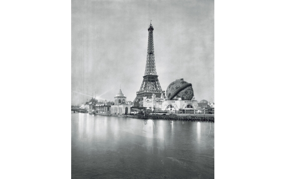 Фотообои FTVV-04-00022 Эйфелева башня в черно-белом Париже