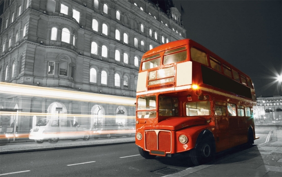 Фотообои FTXL-11-00014 Красный автобус на дороге ночного Лондона