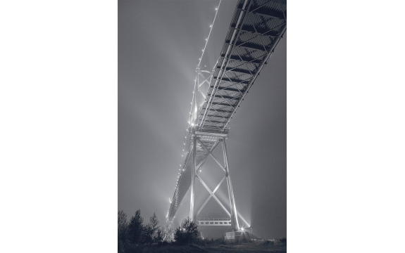 Фотообои FTP-2-04-00005-2 Туманный мост Лайонс-Гейт в черно-белых тонах