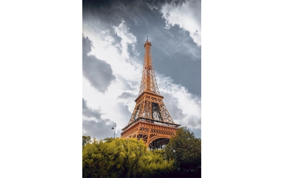 Фотообои FTP-2-04-00020 Пасмурный день в Париже, акцент на Эйфелевой башне